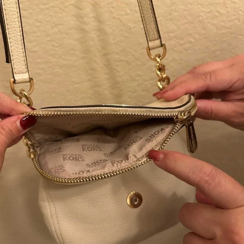 Michael Kors Bedford Flap Crossbody Bag – Ecru Pebbled Leather NWT